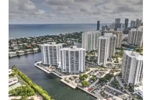 20505 E Country Club Dr 1034, Aventura