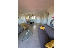 6091 W 22nd Ct 404, Hialeah