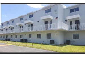 1999 Nw 5th Pl 7, Miami