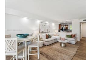 103 Royal Park Dr 1g, Oakland Park