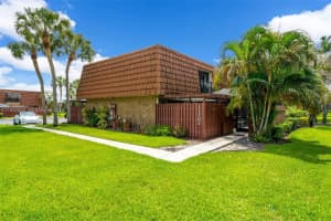 11903 Sw 11th Ct, Davie