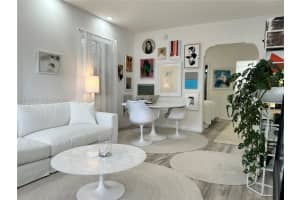 717 Espanola Way 210, Miami Beach