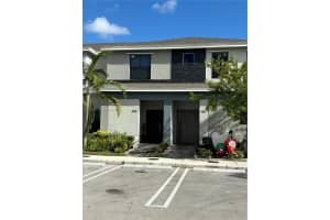 105 Ne 3rd Ct, Florida City