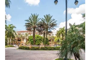 16100 Emerald Estates Dr 284, Weston