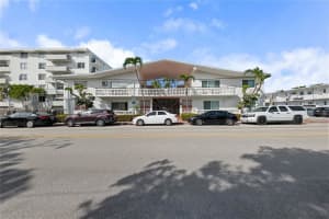 8040 Tatum Waterway Dr 11, Miami Beach
