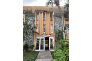 1330 W 54th St 108c, Hialeah