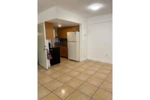 1821 Ne 168th St C4, North Miami Beach