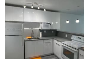 1600 Ne 114th St 201, Miami