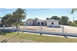 10398 Sw 64th St, Miami