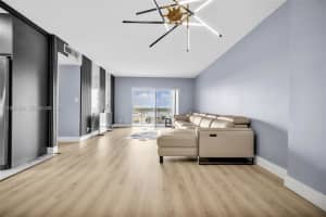 4200 Hillcrest Dr 802, Hollywood