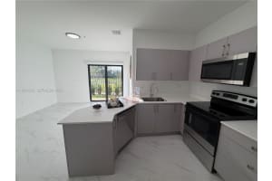 2308 E 4th Ave 208, Hialeah