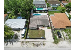 560 Ne 161st St 0, Miami