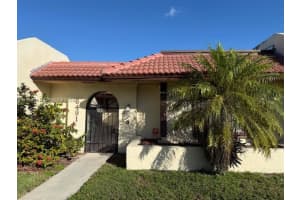 6491 Nw 190th Ter, Hialeah