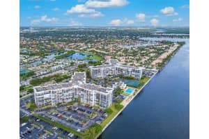 1000 Parkview Dr 107, Hallandale Beach