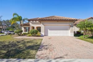 310 Villa Sorrento Cir, HAINES CITY