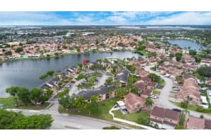 8250 Nw 191st St 10-d, Hialeah