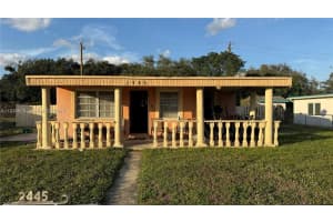 2445 Nw 162nd Ter, Miami Gardens