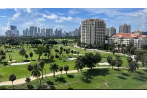 20335 W Country Club Dr 1105, Aventura