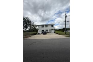 2121 Nw 72nd 2121, Miami