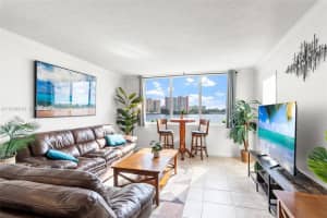 1170 Ne 191st St 35, Miami