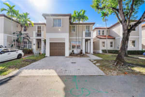8354 Nw 142nd St, Miami Lakes