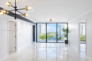 3731 N Country Club Dr 622, Aventura