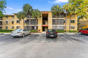 3021 N Oakland Forest Dr 208, Oakland Park