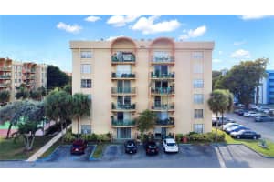 9360 Fontainebleau Blvd 101, Miami