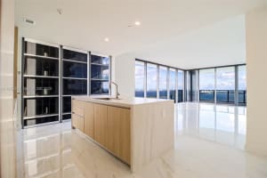 700 Ne 24 St 4201, Miami