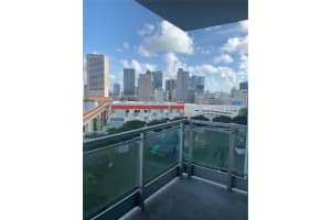 90 Sw 3rd St 1211, Miami