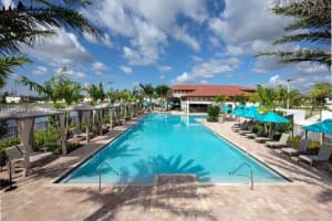 10589 W 32nd Ln, Hialeah Gardens