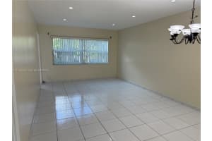 5061 W Oakland Park Blvd 211, Lauderdale Lakes