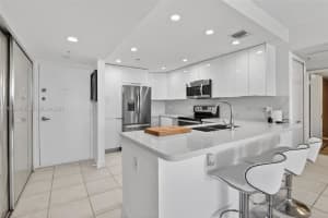 20505 E Country Club Dr 833, Aventura