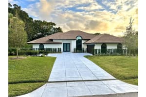 2 Alnwick Rd, Palm Beach Gardens
