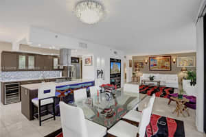 20281 E Country Club Dr 201, Aventura