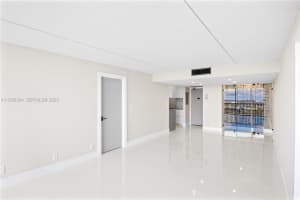 20379 W Country Club Dr 2632-, Aventura