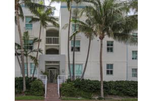 9172 Collins Ave 212, Surfside