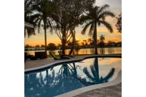 1160 Nw 86th Ter, Pembroke Pines