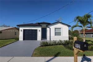 912 W 10th St, Riviera Beach