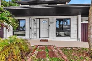 5287 Nw 193rd Ln, Miami Gardens