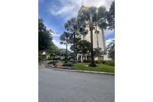1000 Quayside Ter 1807, Miami