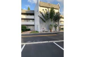 7797 Golf Cir Dr 310, Margate