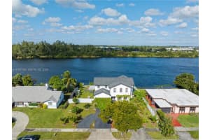 14620 Nw 17th Dr, Miami