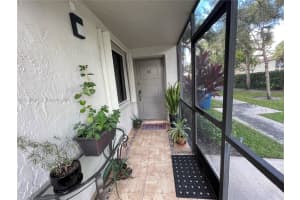 16240 Laurel Dr 101, Weston
