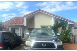 2566 W 73rd Pl, Hialeah