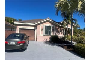 7729 Nw 194th Ter, Hialeah