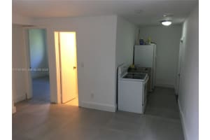 2612 Ne 206th St, Miami