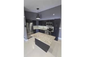 18785 Nw 62nd Ave 208, Hialeah