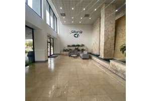 13499 Biscayne Blvd 1202, North Miami