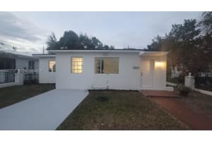 2951 Nw 49th St, Miami